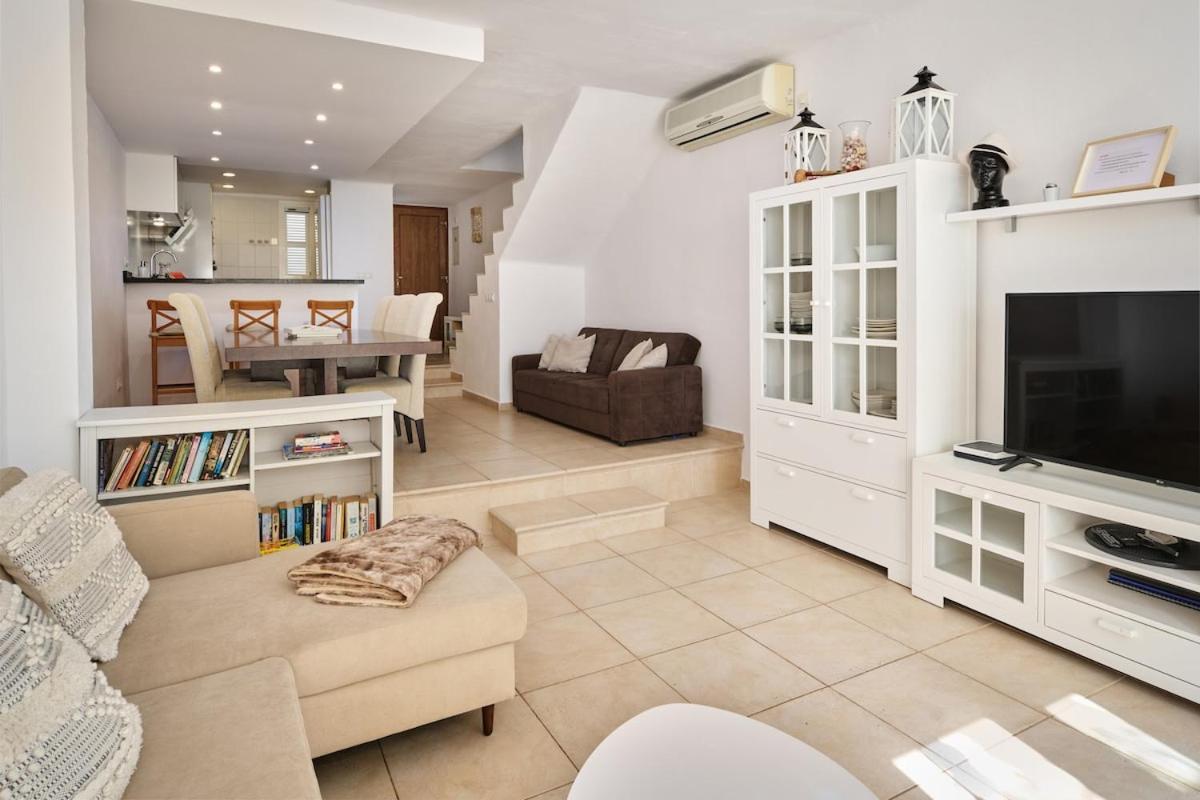 Sea Frontline Apartment 'Ernesto'. Pool. Wifi Santanyí Kültér fotó